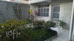 Image 42 - 895710