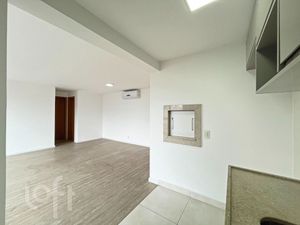 Image 21 - 895712