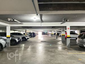 Image 37 - 895712
