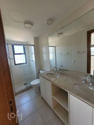 Image 13 - 895712