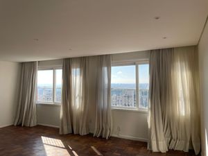 Image 11 - 895713