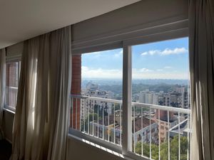 Image 6 - 895713