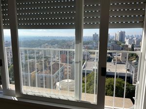 Image 19 - 895713