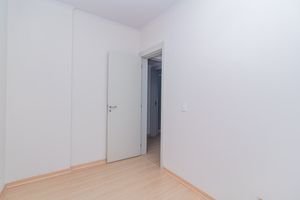 Image 18 - 895721