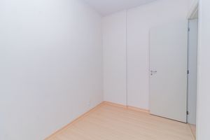 Image 19 - 895721