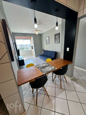 Image 6 - 895722