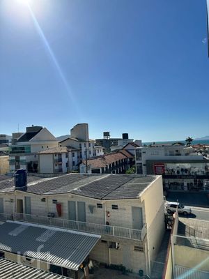 Image 13 - 895722