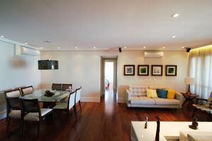 Image 9 - 895729