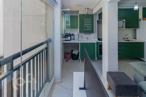 Image 4 - 895732