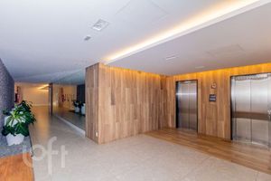 Image 63 - 895732
