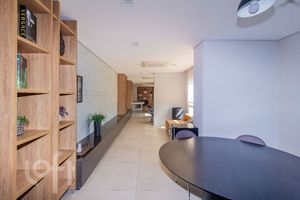 Image 27 - 895732