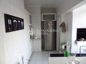 Image 8 - 895734