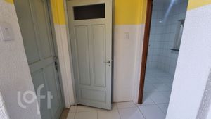 Image 8 - 895737