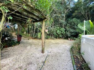 Image 30 - 895738