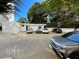 Image 33 - 895738