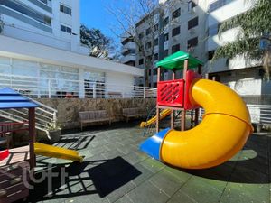 Image 38 - 895738