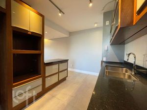 Image 9 - 895738