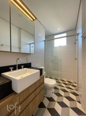 Image 19 - 895738