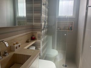 Image 9 - 895742