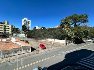 Image 4 - 895743