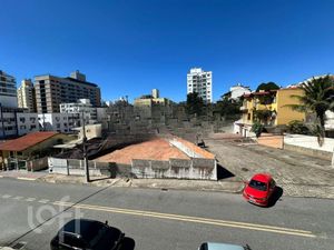 Image 17 - 895743