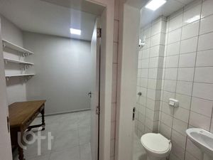 Image 13 - 895743