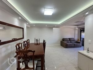 Image 5 - 895743