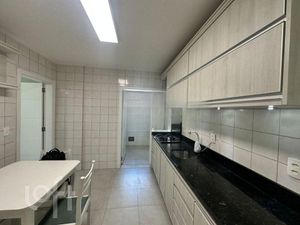Image 23 - 895743