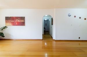 Image 3 - 895747