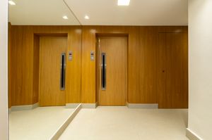 Image 24 - 895747