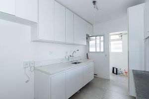 Image 22 - 895771