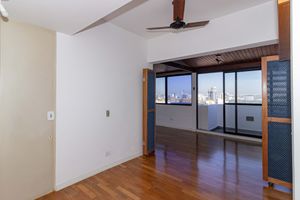 Image 30 - 895771