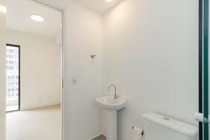 Image 10 - 895774
