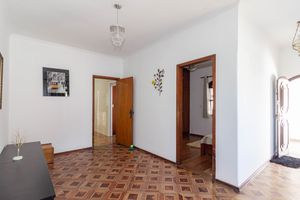 Image 4 - 895775