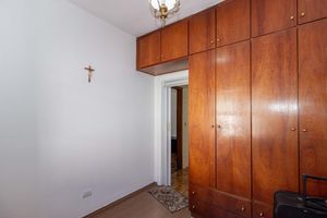 Image 9 - 895775