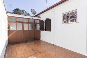 Image 29 - 895775