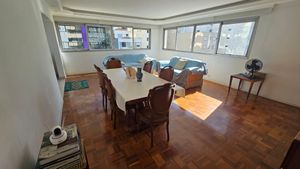 Image 1 - 895776