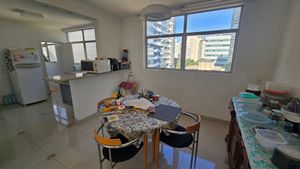 Image 3 - 895776