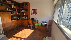 Image 7 - 895776