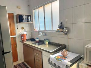 Image 6 - 895777