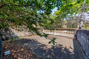 Image 31 - 895795