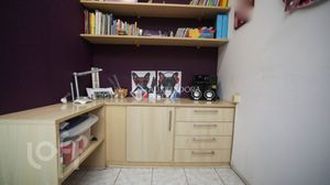 Image 14 - 895800