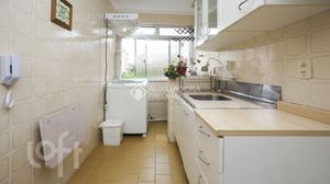 Image 1 - 895800