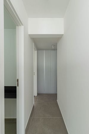 Image 31 - 895802