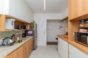 Image 20 - 895804
