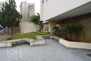 Image 3 - 895804