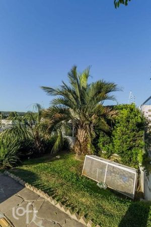 Image 28 - 895805