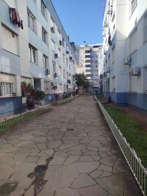 Image 10 - 895806