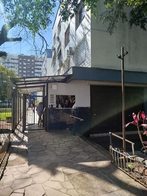Image 20 - 895806