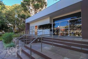 Image 7 - 895811